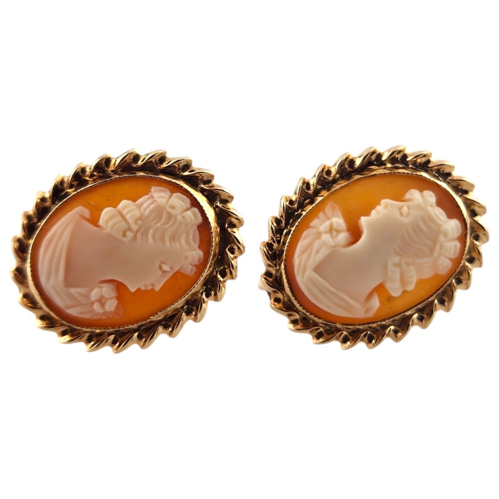 10 Karat Yellow Gold Cameo Screw Back Earrings #18570